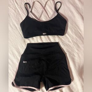 Black and White Set Active set